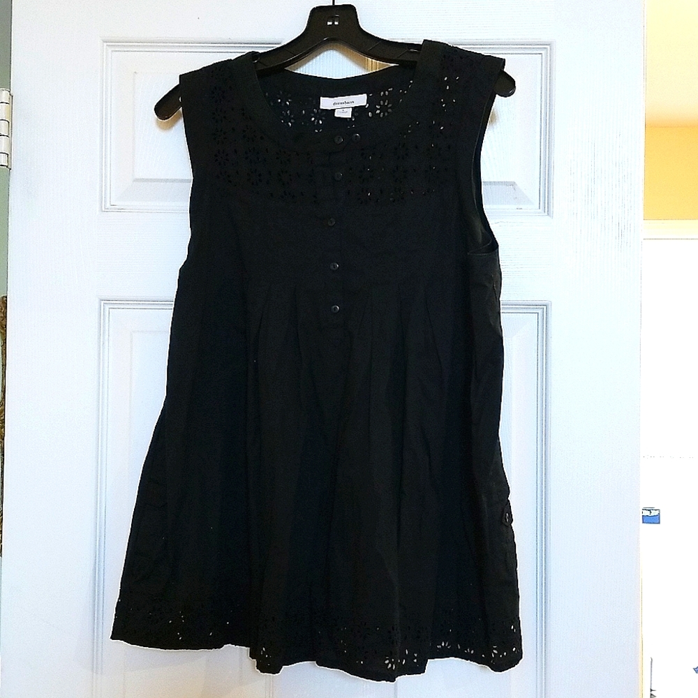 Woman's Sleeveless Fashiom Top